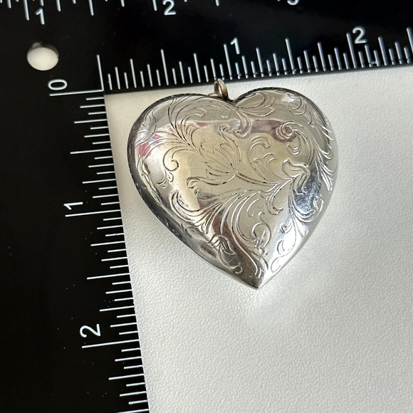 Vintage 925 Sterling Silver Large Puffy Heart Floral Scroll Etched Pendant - Picture 4 of 10